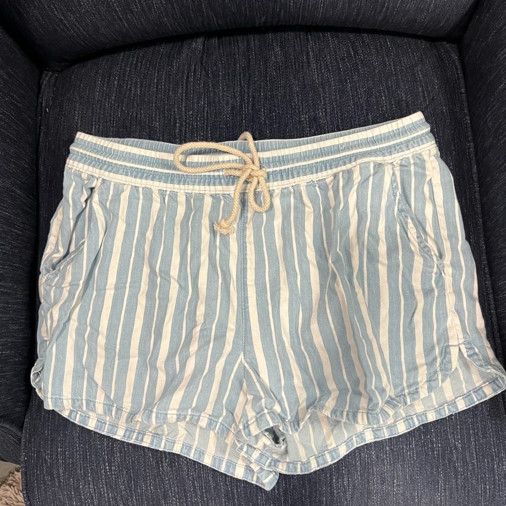Aerie striped shorts!